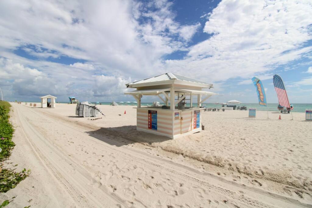 Alexander 511 Beachfront Condo With 2 Pools, Direct Beach Access, Sauna, Tikki Bar Miami Beach Exterior photo
